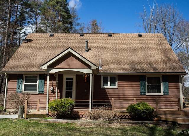 Property at 13615 Ward Rd, Holland, NY 14080, 2 beds, 1.5 baths