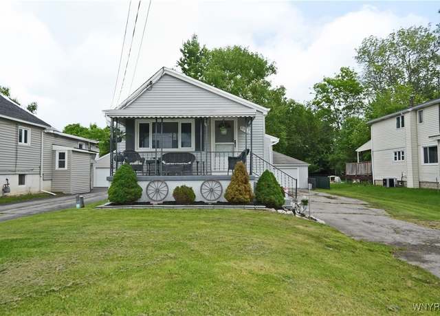 Property at 4342 Abbott Pkwy, Hamburg, NY 14219, 2 beds, 1 bath