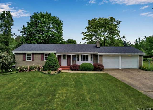 Property at 218 Hall Rd, Lancaster, NY 14059, 3 beds, 1.5 baths