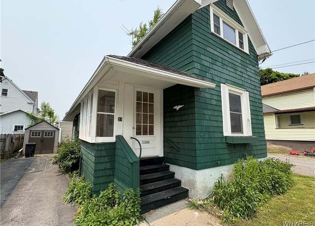 Property at 31 Columbia Ave, Batavia-city, NY 14020, 2 beds, 1.5 baths