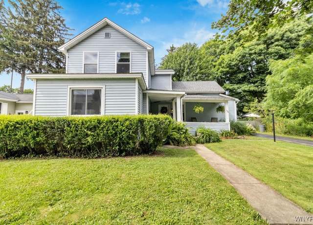 Property at 584 Oakwood Ave, Aurora, NY 14052, 3 beds, 2 baths