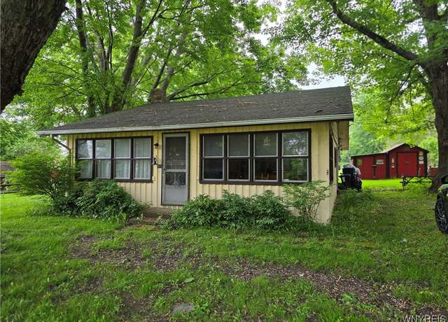 Property at 911 Shoreham St, Carlton, NY 14571, 2 beds, 1 bath