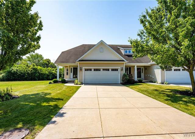 Property at 4703 Mosey Ln, Hamburg, NY 14219, 2 beds, 2.5 baths