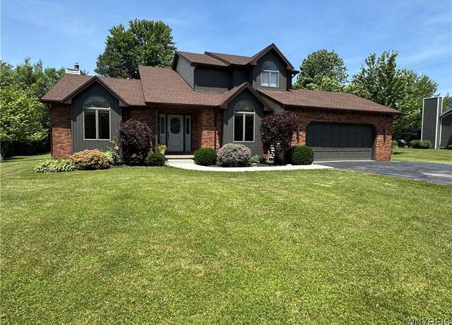 Property at 1492 N Creek Rd, Hamburg, NY 14085, 3 beds, 2 baths