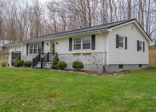 Property at 60 Mount View Ave, Warsaw, NY 14569, 2 beds, 1.5 baths