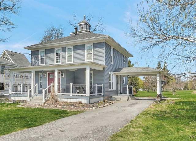 Property at 2028 Lakeview Rd, Hamburg, NY 14085, 3 beds, 2.5 baths