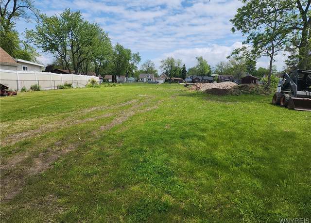 Property at 190 Labelle Ave, Hamburg, NY 14219, 3 beds, 1 bath