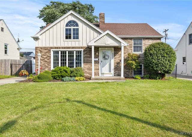 Property at 5009 Chapman Pkwy, Hamburg, NY 14075, 3 beds, 2 baths