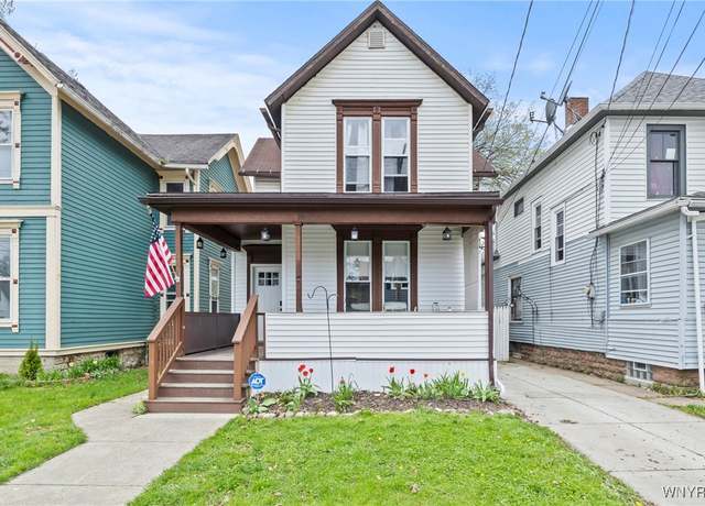 Property at 32 Lincoln Ave, North Tonawanda, NY 14120, 4 beds, 1 bath