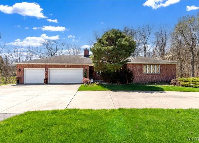 Property at 4049 E Robinson Rd, Amherst, NY 14228, 3 beds, 2.5 baths