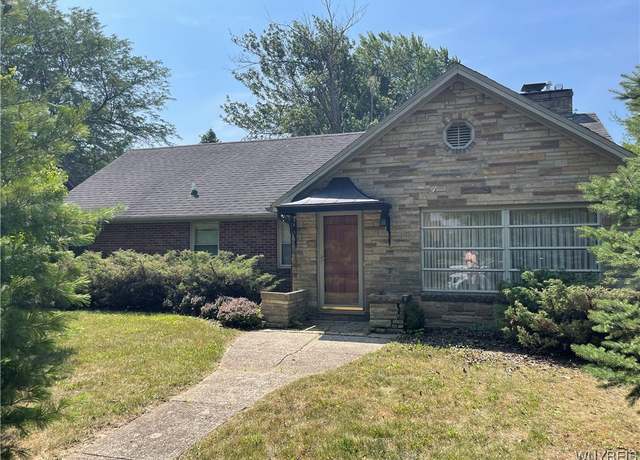 Property at 490 Ruskin Rd, Amherst, NY 14226, 2 beds, 3 baths