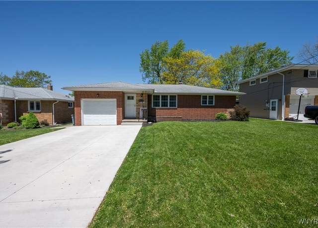 Property at 130 Laurelton Dr, West Seneca, NY 14224, 3 beds, 1 bath