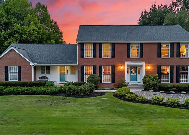 Property at 150 Brandywine Dr, Amherst, NY 14221, 5 beds, 3 baths