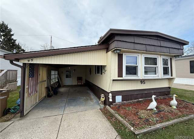 Property at 95 Carefree Ln, Cheektowaga, NY 14227, 2 beds, 1.5 baths