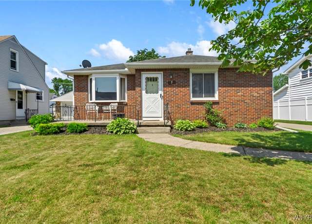 Property at 7 Deborah Ln, Cheektowaga, NY 14225, 3 beds, 1.5 baths