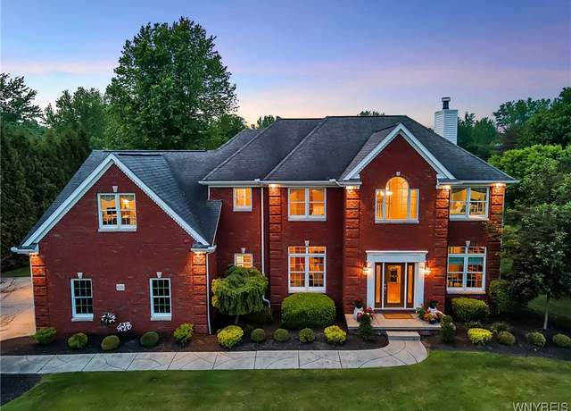 Property at 8280 Manchester Park Dr, Clarence, NY 14051, 4 beds, 2.5 baths