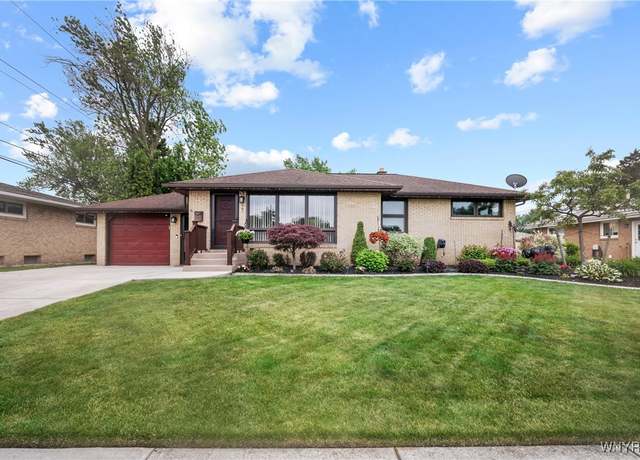 Property at 77 Angelacrest Ln, West Seneca, NY 14224, 3 beds, 1.5 baths