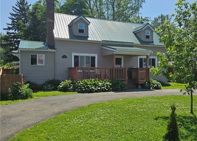 Property at 9578 Pearl St, Evans, NY 14006, 3 beds, 1.5 baths