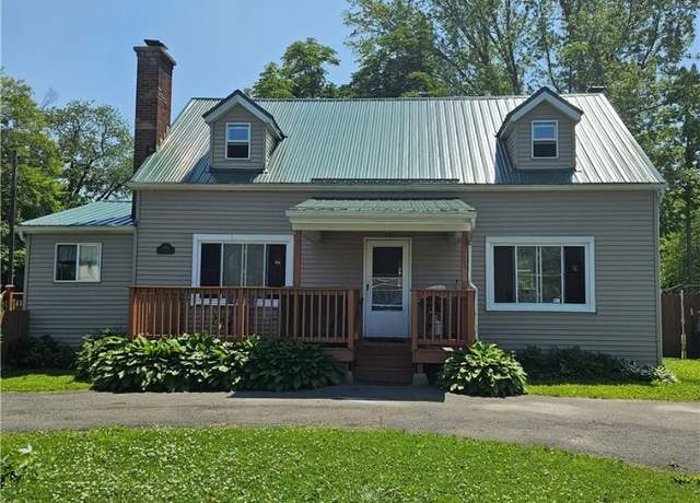 Property at 9578 Pearl St, Evans, NY 14006, 3 beds, 1.5 baths