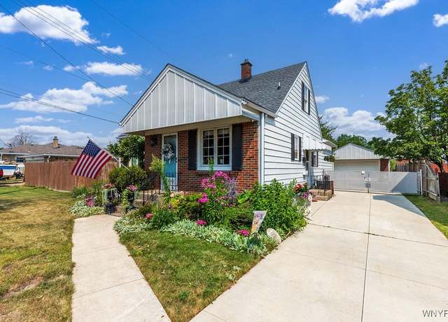 Property at 8 Ruth Dr, Cheektowaga, NY 14225, 3 beds, 2 baths
