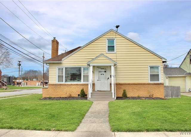 Property at 192 Queensboro Rd, Irondequoit, NY 14609, 3 beds, 2 baths