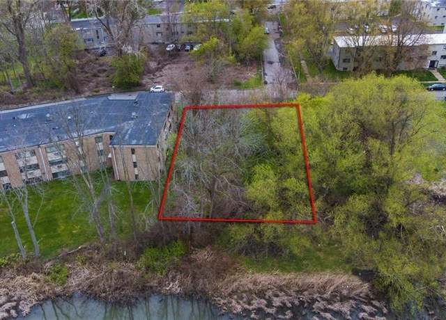 Property at 8217 Valle Dr, Niagara Falls, NY 14304