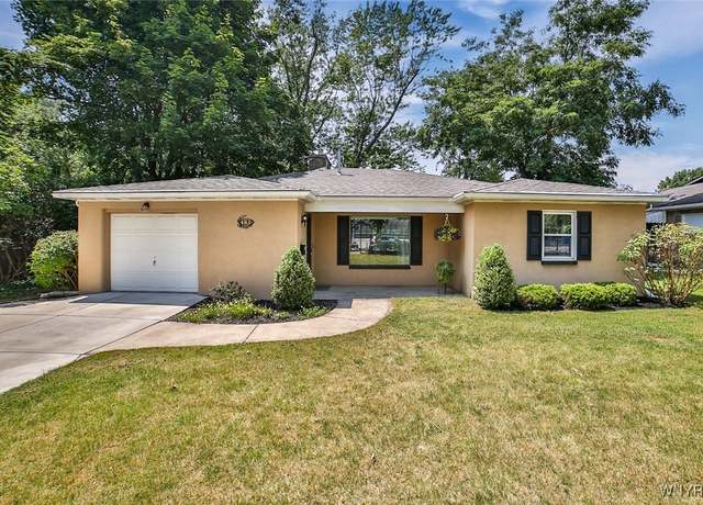 Property at 120 Farber Ln, Amherst, NY 14221, 2 beds, 1.5 baths