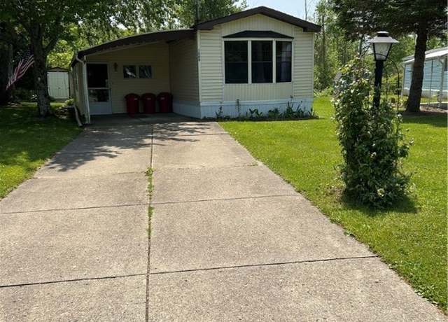 Property at 1069 Creekside Dr, Evans, NY 14047, 2 beds, 2 baths