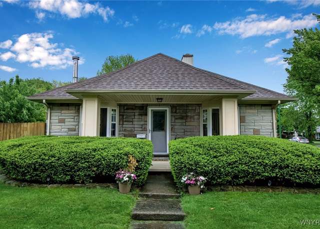 Property at 5 Mapleview Rd, Cheektowaga, NY 14225, 2 beds, 1 bath