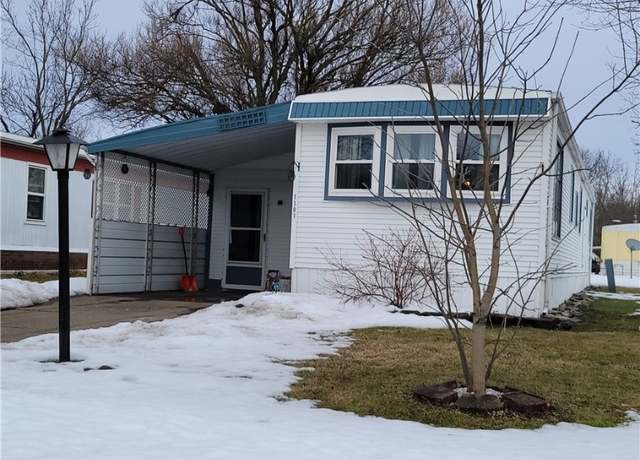 Property at 1101 Brookwood Dr, Evans, NY 14047, 2 beds, 1 bath