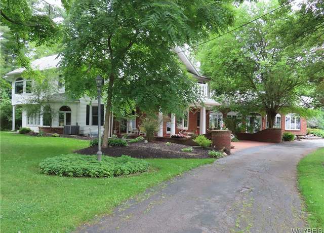Property at 2271 Bullis Rd, Elma, NY 14059, 4 beds, 4 baths