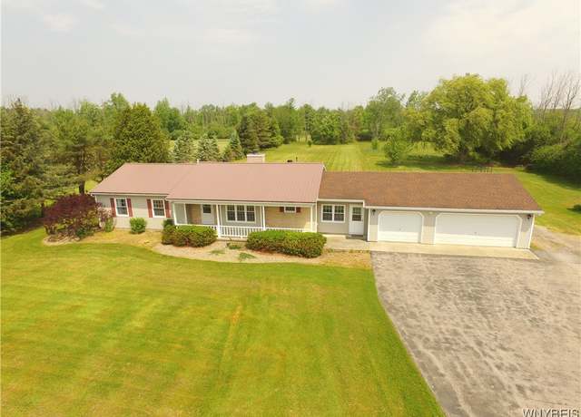 Property at 1439 Roberts Rd, Alabama, NY 14013, 3 beds, 2.5 baths