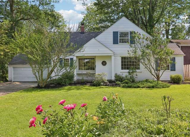 Property at 20 Willowbrook Dr, Amherst, NY 14221, 3 beds, 2 baths