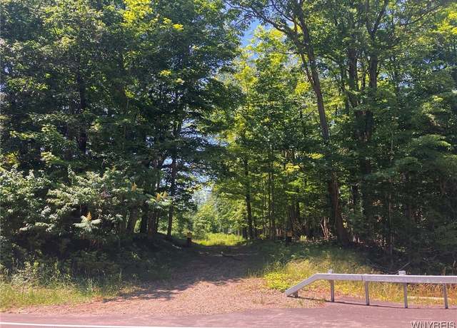 Property at 8172 Sisson Hwy, Eden, NY 14057