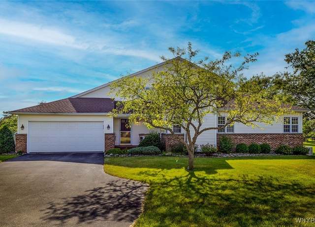 Property at 30 Hastings Dr, Orchard Park, NY 14127, 3 beds, 2.5 baths
