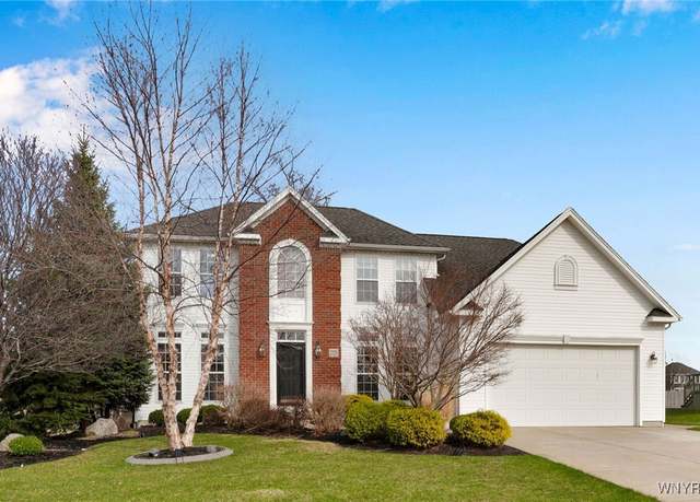 Property at 2228 Shadow Ln, Hamburg, NY 14085, 3 beds, 2.5 baths