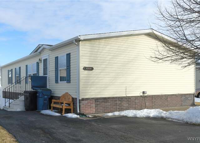 Property at 4008 Seneca Pkwy, Niagara, NY 14304, 3 beds, 2 baths