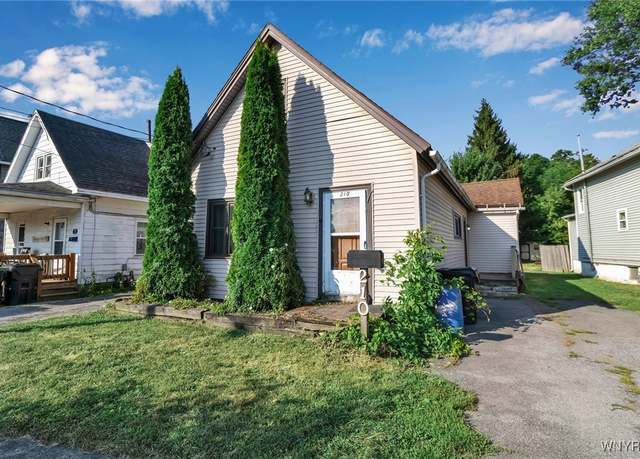 Property at 210 Young St, Tonawanda, NY 14150, 2 beds, 1 bath