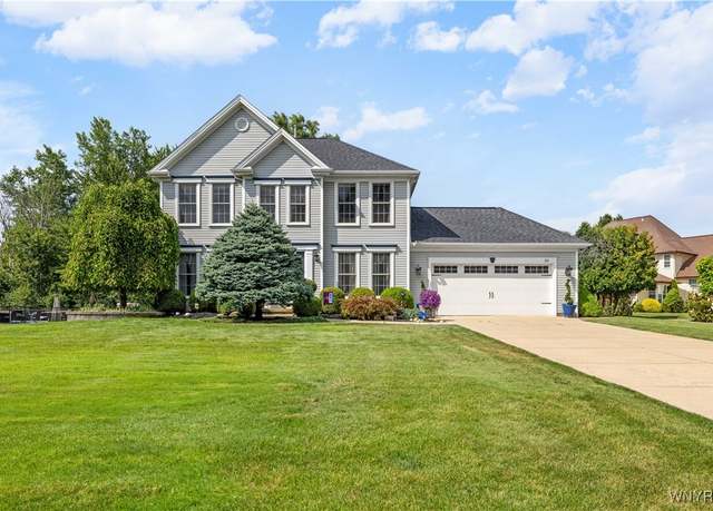 Property at 30 Thornapple Ln, Orchard Park, NY 14127, 3 beds, 2.5 baths