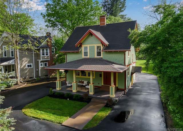 Property at 133 Buffalo Rd, Aurora, NY 14052, 4 beds, 2.5 baths