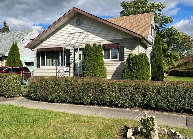 Property at 2707 21st St, Niagara Falls, NY 14305, 3 beds, 1.5 baths
