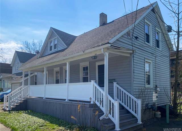 Property at 3 Oakwood Ave, Lancaster, NY 14086, 2 beds, 1 bath
