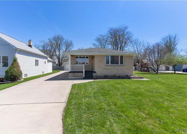 Property at 37 Louis Ave, West Seneca, NY 14224, 3 beds, 2 baths
