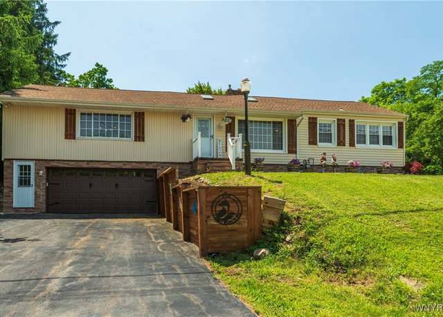 Property at 12881 Bullis Rd, Marilla, NY 14052, 3 beds, 2.5 baths