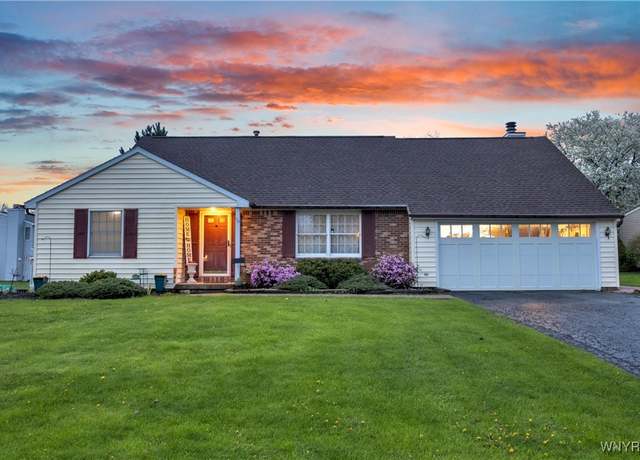 Property at 112 Old Orchard Ln, Orchard Park, NY 14127, 3 beds, 3 baths