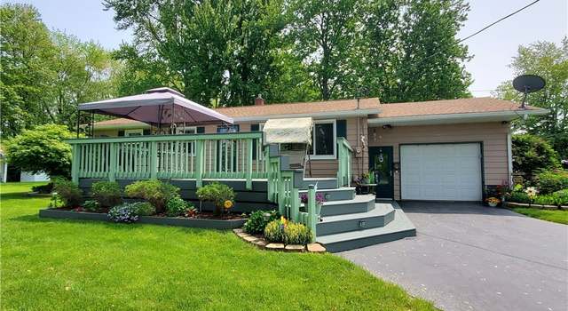 Photo of 25 N Vernon St, Royalton, NY 14105