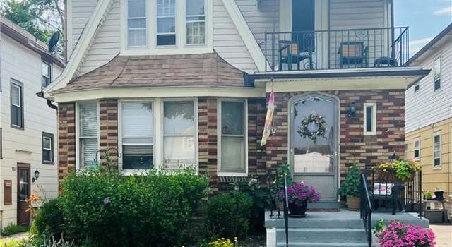 Photo of 8 Saint James Rd, Cheektowaga, NY 14225