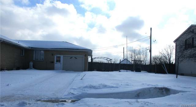 Photo of 109 Barnett Dr, West Seneca, NY 14224