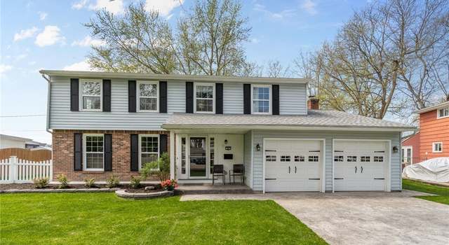 Photo of 66 Lawnwood Dr, Amherst, NY 14228