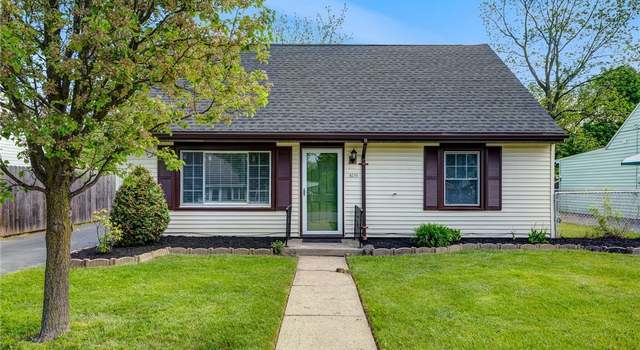 Photo of 4233 Crescent Dr, Niagara Falls, NY 14305